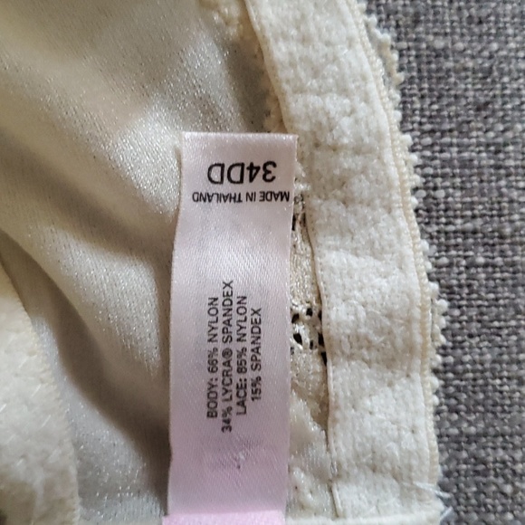 Victoria's secret ivory sheer bra size 34DD - Picture 14 of 14